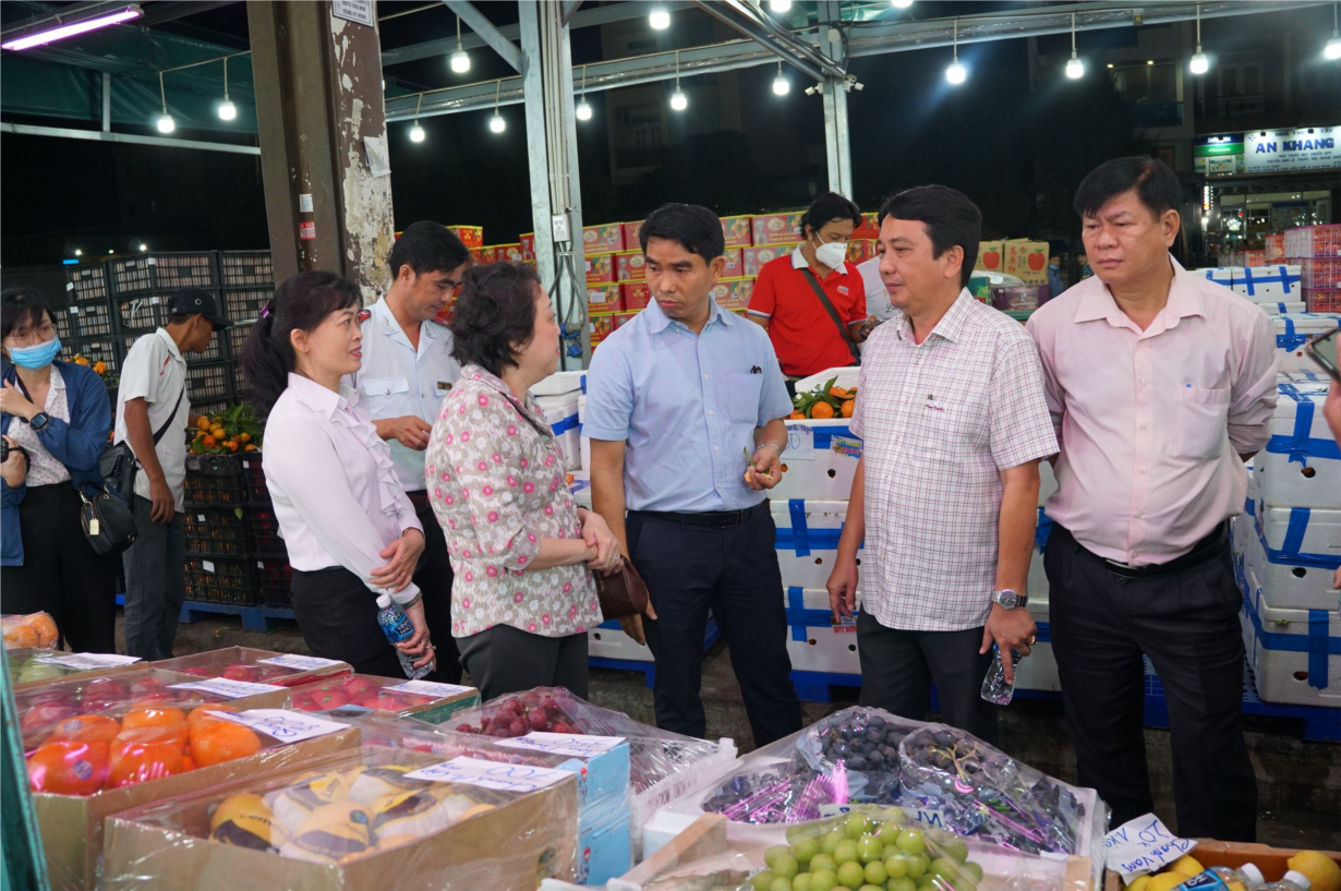 Bất an với thực phẩm “ăn theo” chợ đầu mối ở TP. Hồ Chí Minh (12/1/2023)